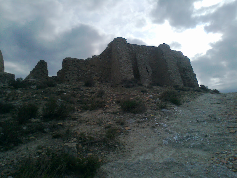 Ruinas actuales de la ermita Santa Bárbara de Valdespartera